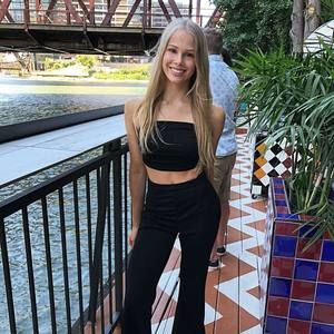 Meet your Posher, Natalie